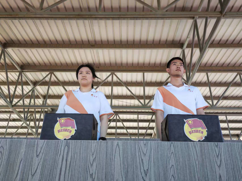 在挫折中进步 在逆境中成长——葫芦岛市第二高级中学举行本学期第十二次升旗仪式