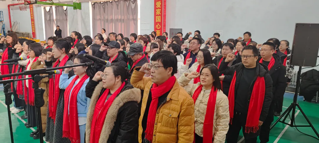 凝心聚力同逐梦 砥砺奋发铸辉煌——市二高中召开2025届高考百日誓师大会
